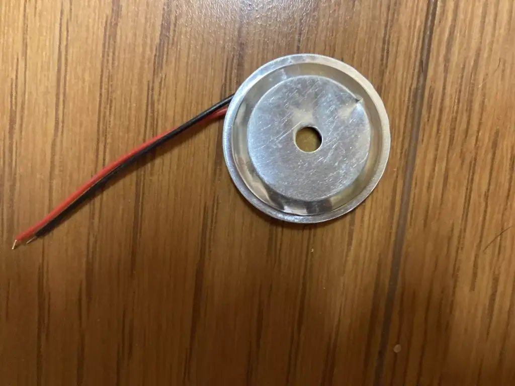 圧電ブザーの単体：表側