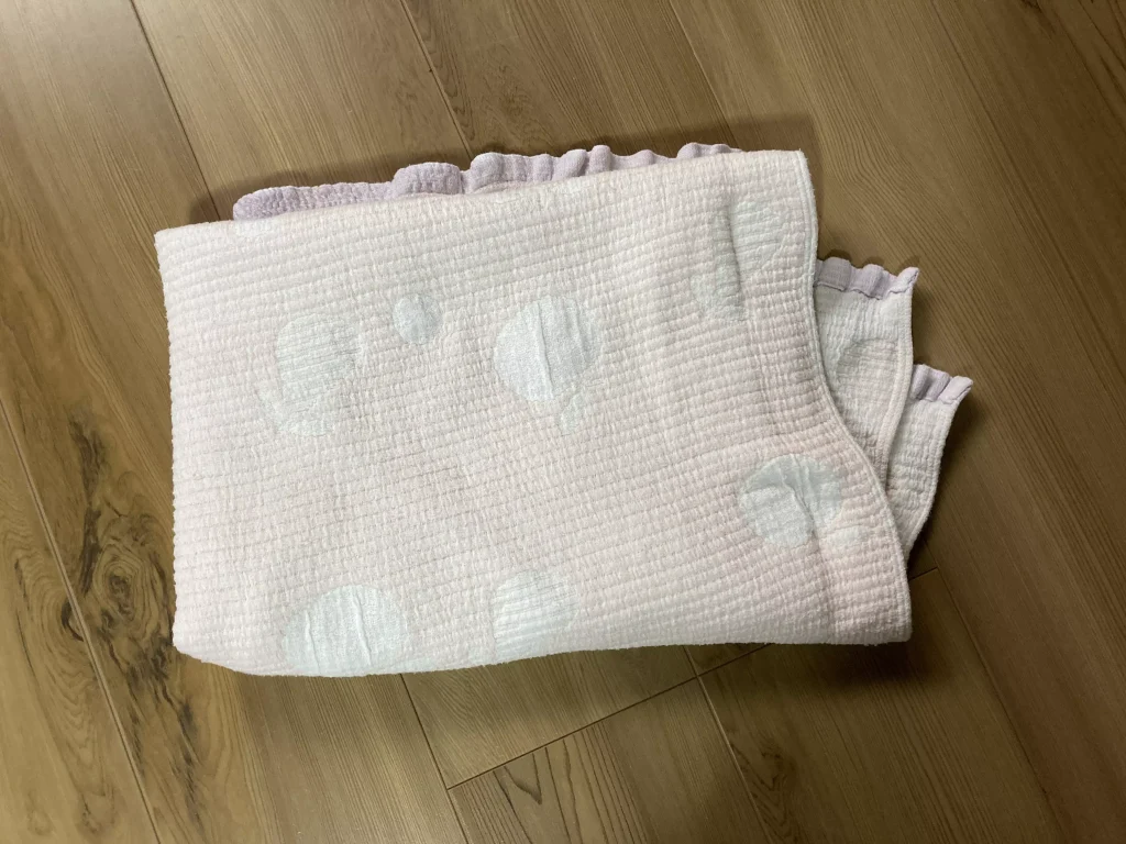 100均セリアのブランケット